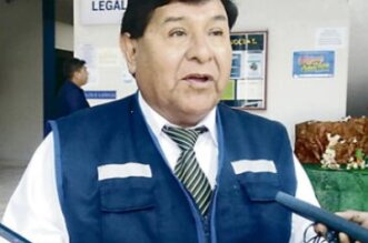 Gestión de Julio Medina otorgó licencia de cabaret a locales