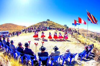 Festival de Alasitas, Artesanía y Gastronomía.