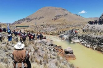 Ministros desairan a pueblos de Llallimayo