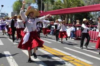 Corso de la Amistad por aniversario de Arequipa culminó pasada la medianoche.