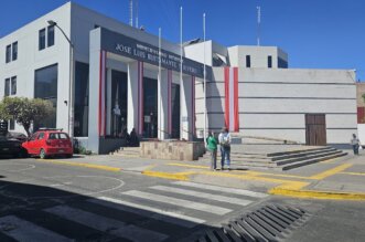 Arequipa: Irregularidades en Vaso de Leche de Bustamante