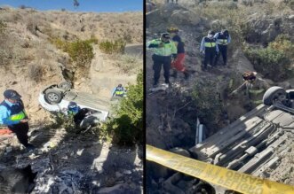 Taxi cae a abismo de 50 metros.