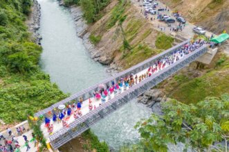 Inauguran puente carrozable.