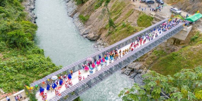 Inauguran puente carrozable.