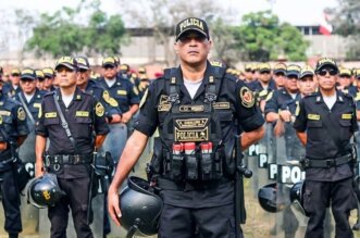 Aumento de sueldo para policías y militares en suspenso.