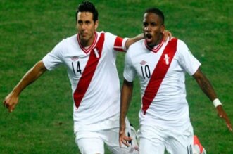 Jefferson Farfán y Claudio Pizarro.