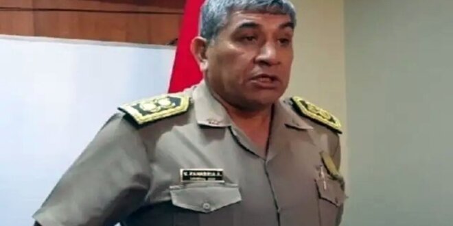 Comandante de la PNP, Víctor Zanabria.