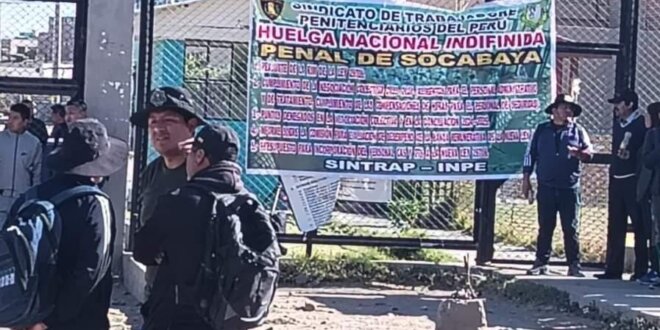 Sindicato de trabajadores pide que les den seguro de personal de alto riesgo.