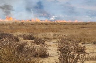 Incendio se desató por segundo día en la orilla del lago Titicaca.