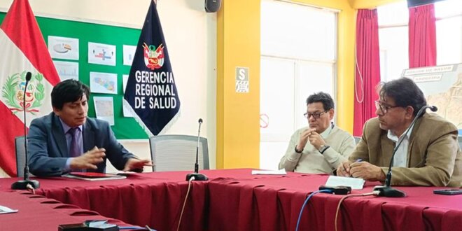 Se realiza muestreo de las aguas y se envió personal de salud.