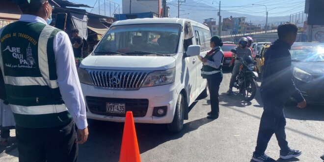 Arequipa: Trasladan 65 vehículos al depósito municipal