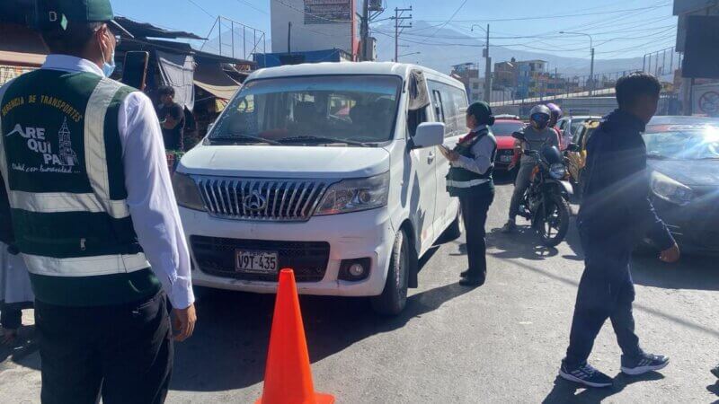 Arequipa: Trasladan 65 vehículos al depósito municipal