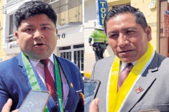 Alcaldes Juan Mamani y Richard Calizaya están enfrentados por el futuro del centro poblado.