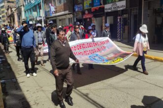 400 docentes de Puno viajarán a Lima para protestar.