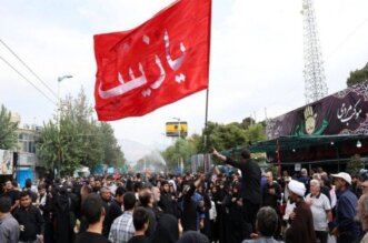 Irán ejecuta a joven en público por el asesinato de abogado en Shahrud.