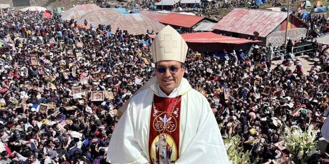 Puno:Obispo de Juli y la 'doctora', una historia de negocios y viajes