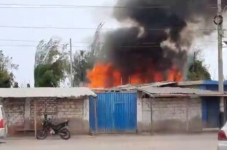 Bombero queda grave luego de inhalar gases