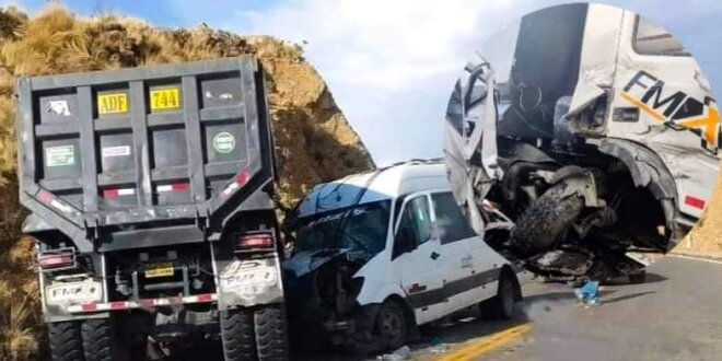 Una minivan de la empresa Illary y un volquete colisionaron frontalmente en una curva del centro poblado de Mataro Grande, distrito de Santiago de Pupuja.