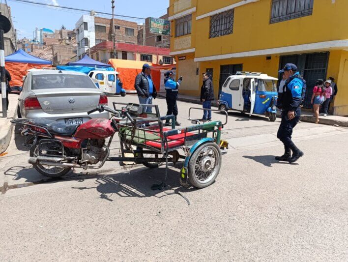 Conductor de tricimoto herido tras un choque