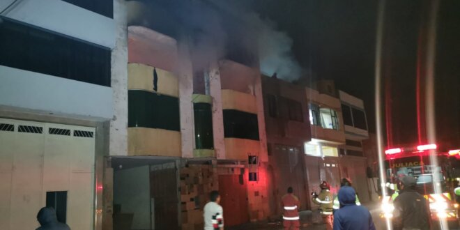 Pánico por incendio de vivienda