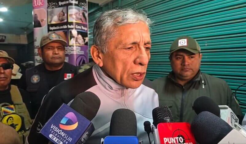 Denuncia sufrir atentado en vía Panamericana Sur