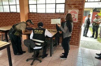 Cae docente por pedir 150 soles a estudiante