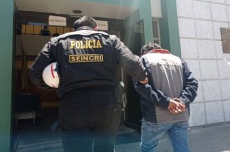 Agresión habría quedado registrada en cámaras de seguridad del municipio.