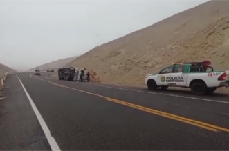 Accidente de tránsito en la Panamericana Sur deja daños materiales en Camaná