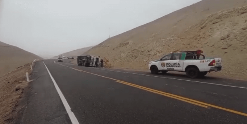 Accidente de tránsito en la Panamericana Sur deja daños materiales en Camaná