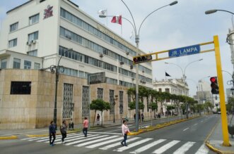 Jurado Nacional de Elecciones construirá muro de 5 metros para evitar protestas