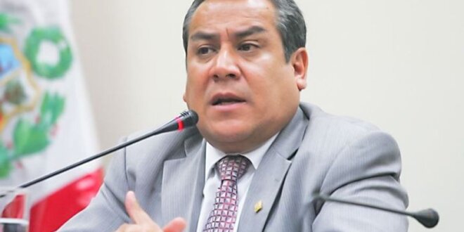 Gustavo Adrianzén.