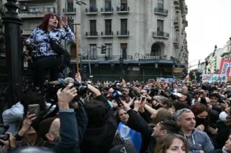 Argentina: manifestantes intentan tomar Congreso por veto a ley que aumentaba jubilaciones