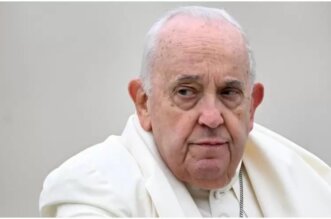 Papa Francisco pide diálogo en Venezuela y señala los peligros de las dictaduras: "Acaban mal"