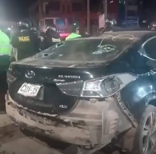 Puno: Policía es retenido por haber ocasionado un accidente de tránsito, que acabo con la vida de un mototaxista