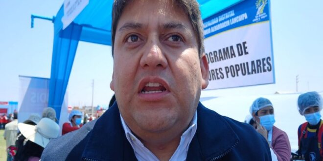 Alcalde distrital Niel Zavala Meza.