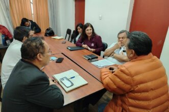 Instalan mesa de diálogo en el Goyeneche por disputas