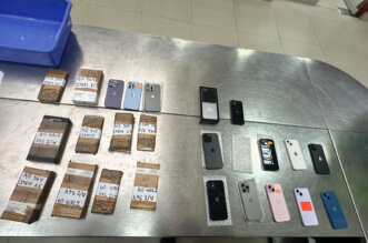 Pareja cae con celulares Iphone por 120 mil soles