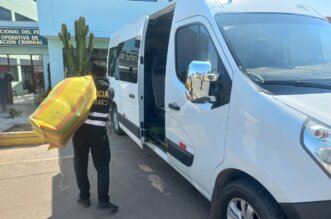 Incautan miniván y ropa de contrabando por 115 mil soles