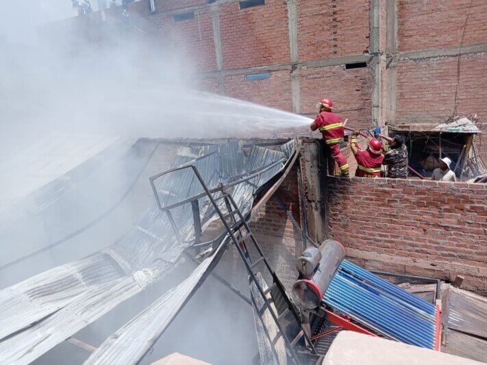 Incendio causó pánico en el Jr. Piérola