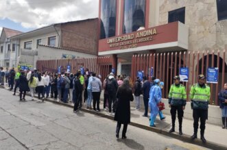 Más de 1000 rindieron examen en sede de la UANCV.