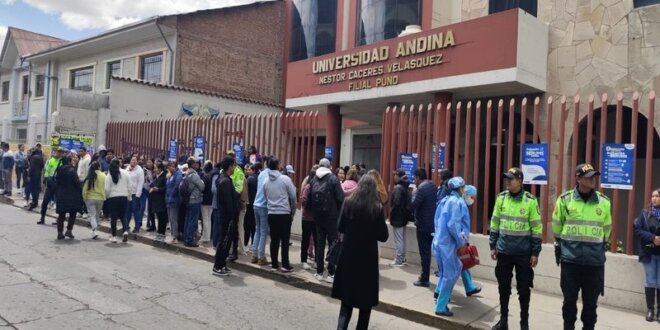 Más de 1000 rindieron examen en sede de la UANCV.