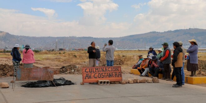 Puno: Costanera Sur sigue bloqueada por vecinos