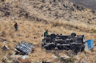 Accidente en la carretera Arequipa-Puno: Camioneta cae 130 metros y deja un herido grave