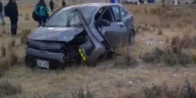 Auto sufre despiste y vuelco en Calapuja: solo daños materiales