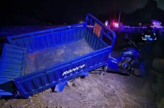 Accidente en Santa María entre Auto y Motocarga Deja Daños Materiales