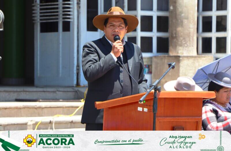 Alcalde de Acora se 'hunde' en discurso