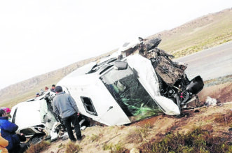 Aparatoso accidente en carretera de Muñani