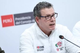 Ministro de Educación CUESTIONA nuevo paro de transportistas: "No podemos tener de rehenes a la población"