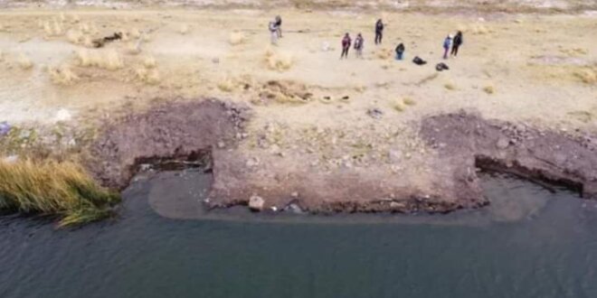 Puno: Histórico hallazgo de embarcación del siglo XIX en el Lago Titicaca