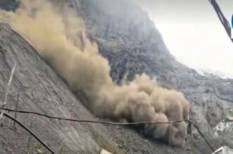 Derrumbe en cerro minero de La Rinconada.